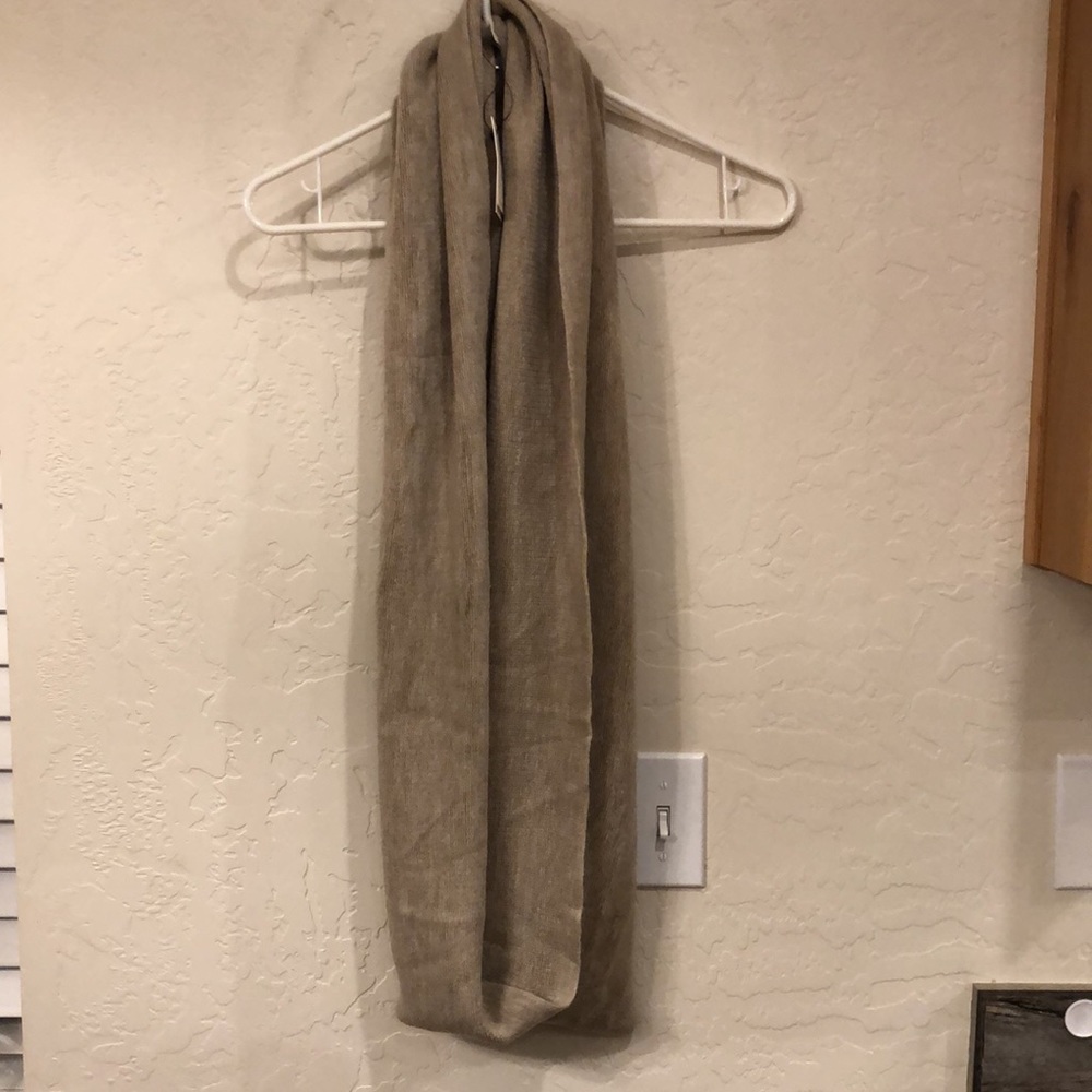 NWT Calvin Klein Infinity Scarf